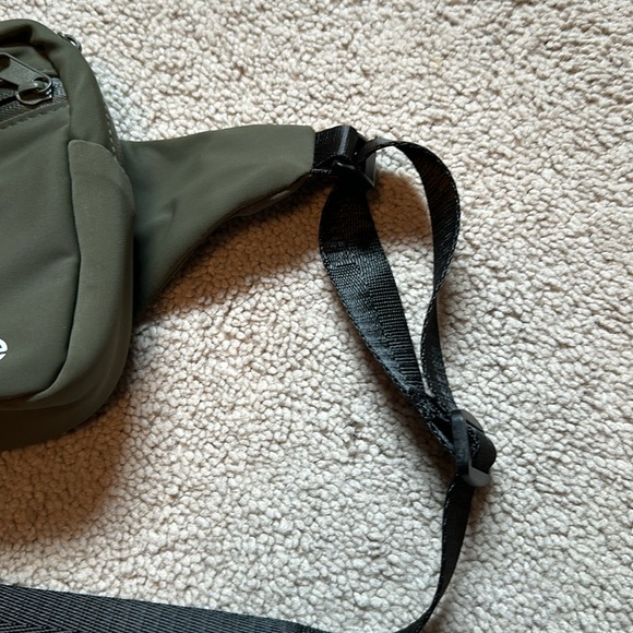 Obe Belt Bag - Picture 4 of 6